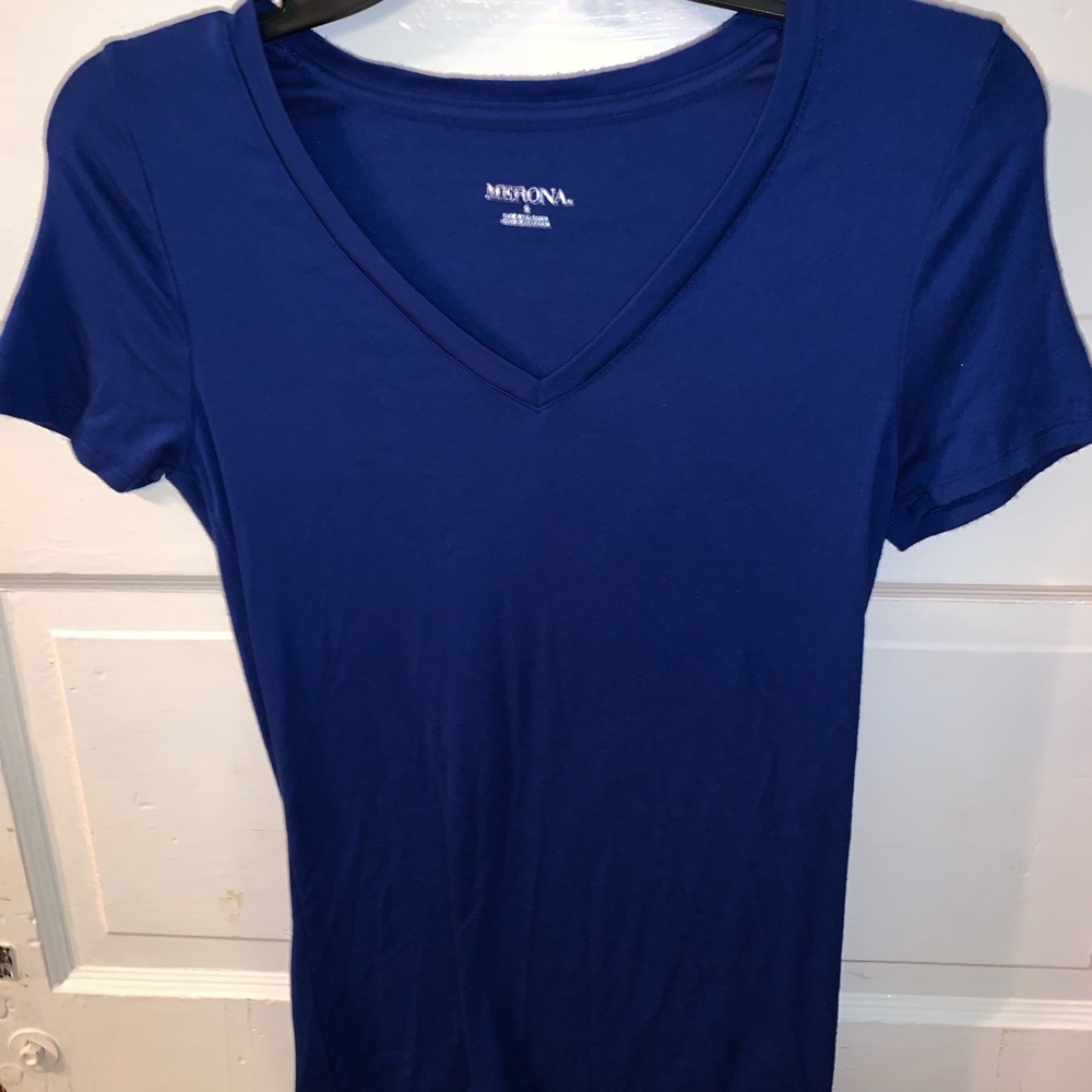 v neck t-shirt